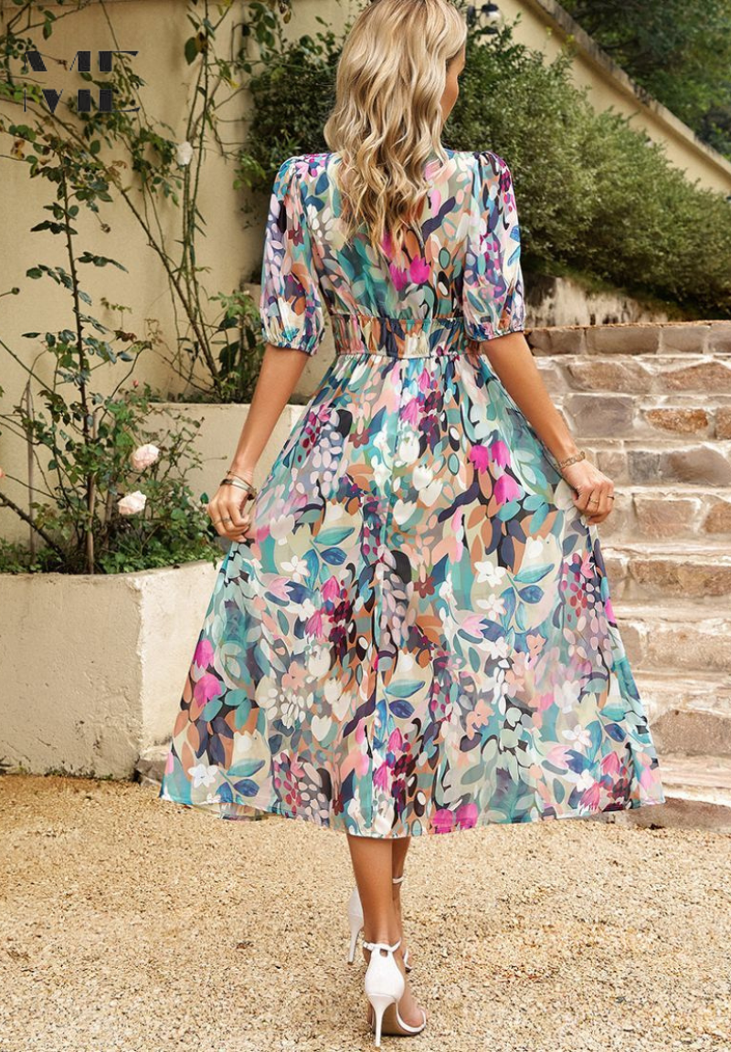 Well Tailored Dress with a Graceful Silhouette