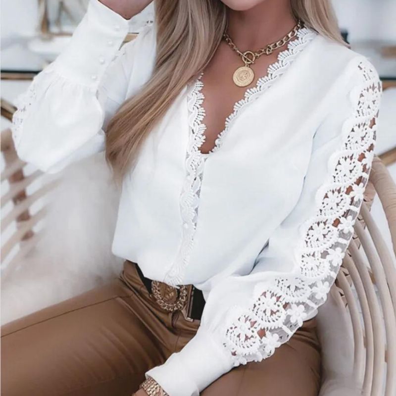 Classic Vintage Blouse with a Flattering Fit