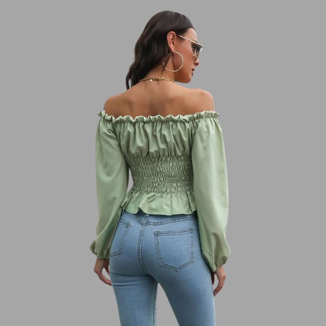 Sophisticated Blouse with a Clean Classic Look