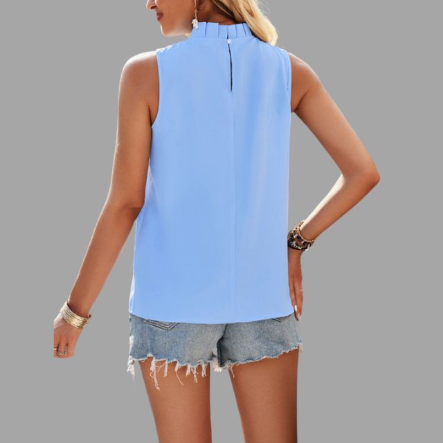 Well Tailored Blouse with a Graceful Silhouette