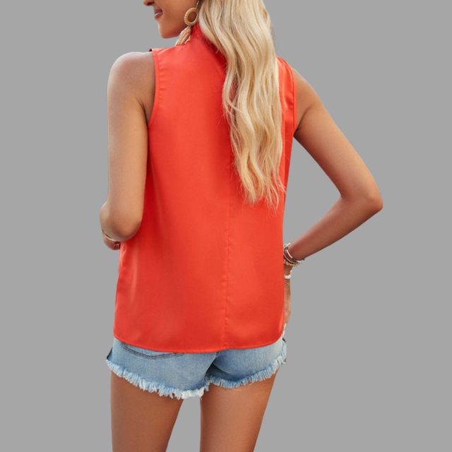 Well Tailored Blouse with a Graceful Silhouette