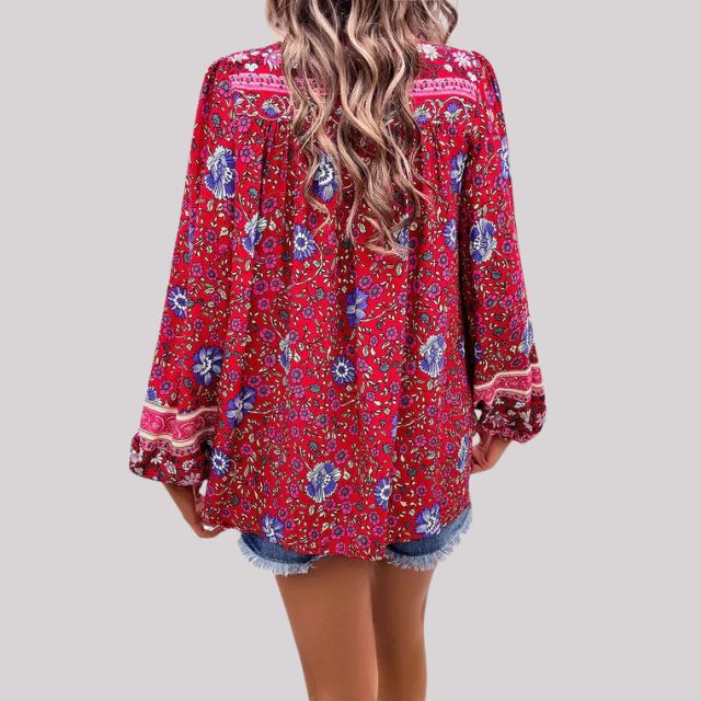 Sophisticated Blouse with a Clean Classic Look