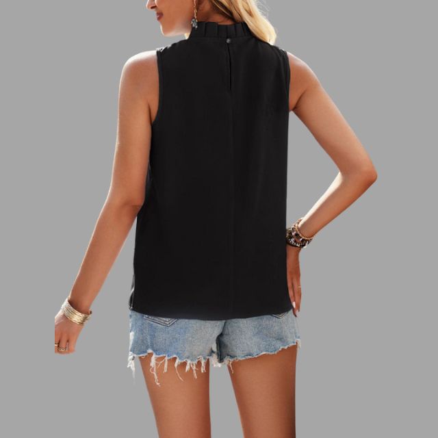 Well Tailored Blouse with a Graceful Silhouette