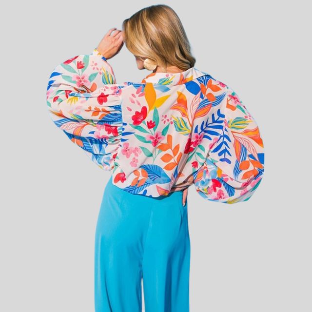 Classic Vintage Blouse with a Flattering Fit