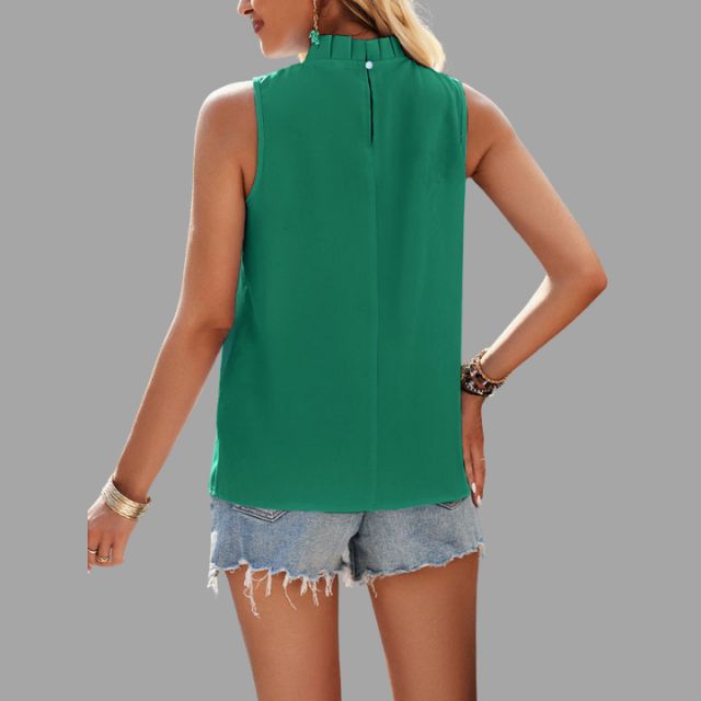 Well Tailored Blouse with a Graceful Silhouette