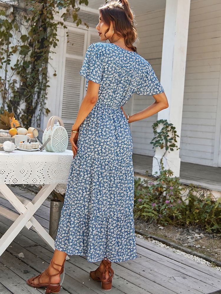 Classic Vintage Dress with a Flattering Fit