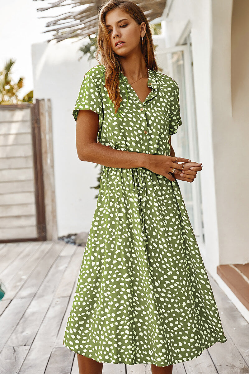 Well Tailored Dress with a Graceful Silhouette