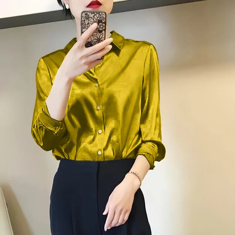 Polished Blouse with an Effortless Classic Look