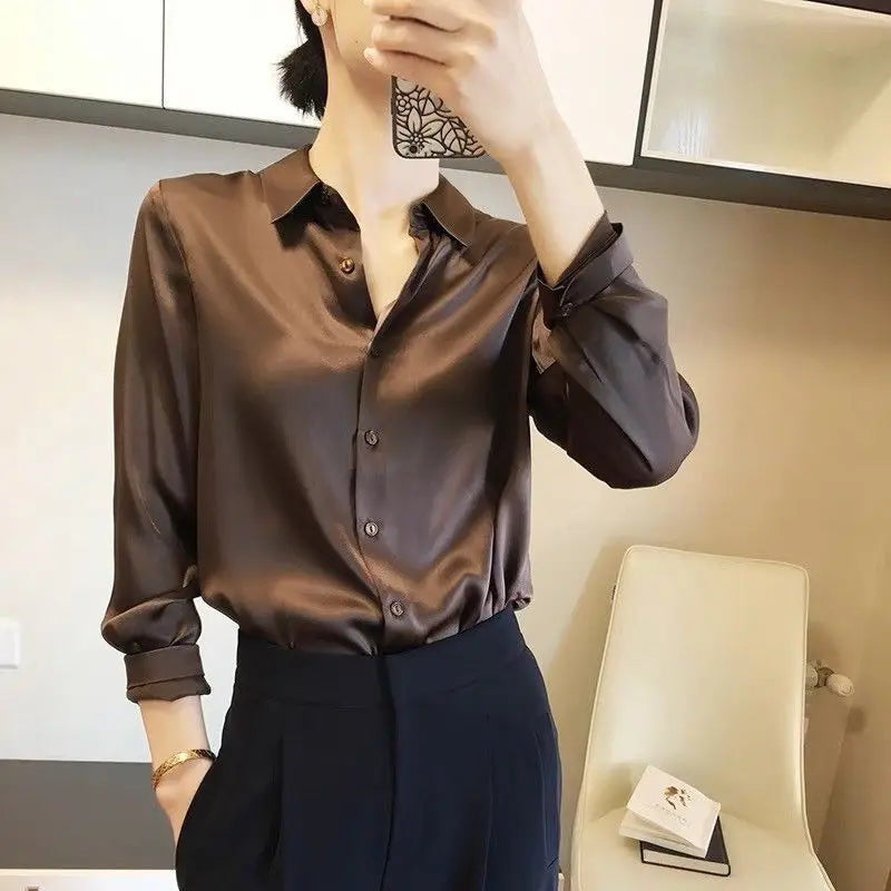 Polished Blouse with an Effortless Classic Look