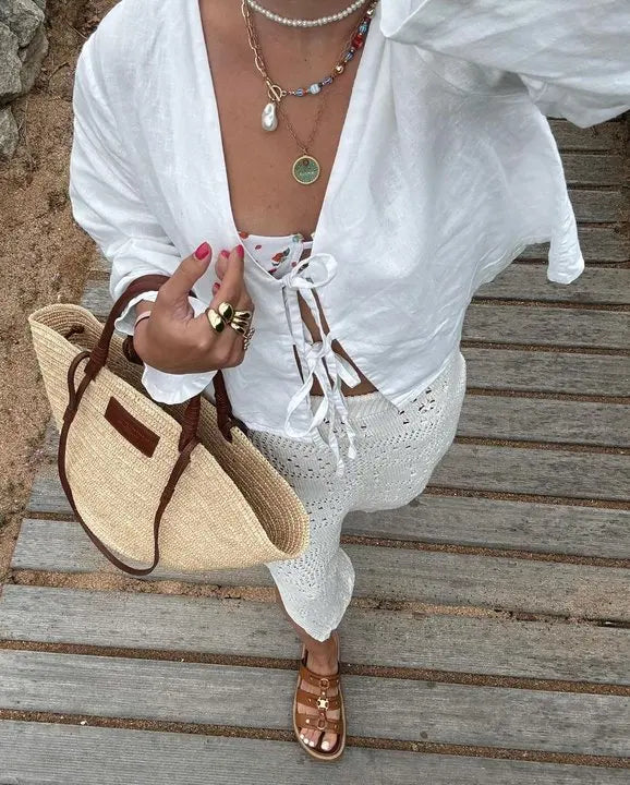 Effortlessly Elegant Blouse with a Timeless Design