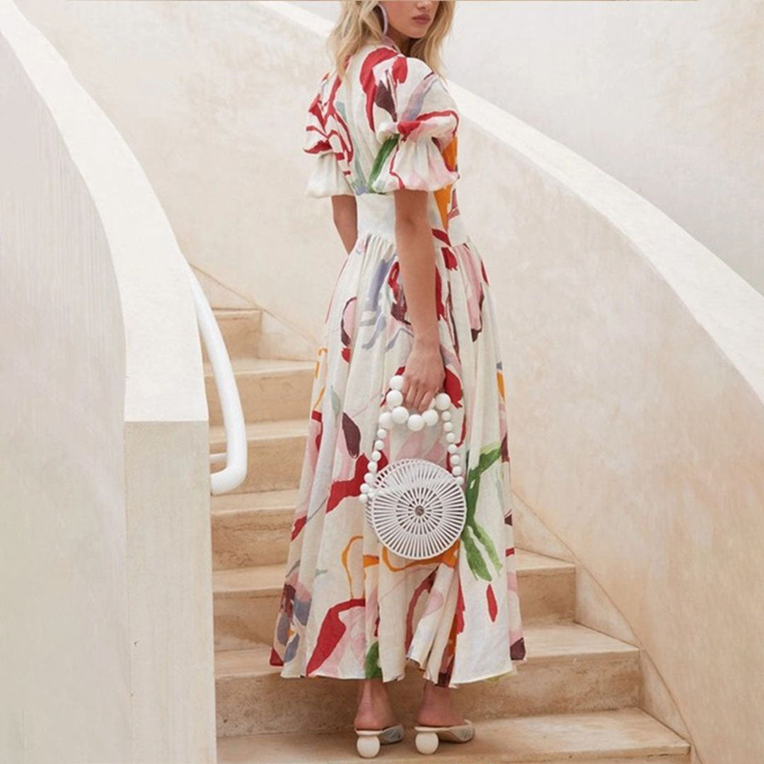 Effortlessly Elegant Dress with a Timeless Design