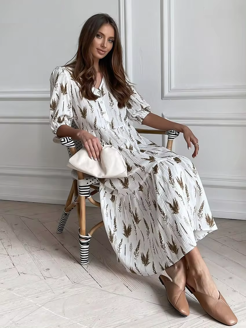 Polished Dress with an Effortless Classic Look