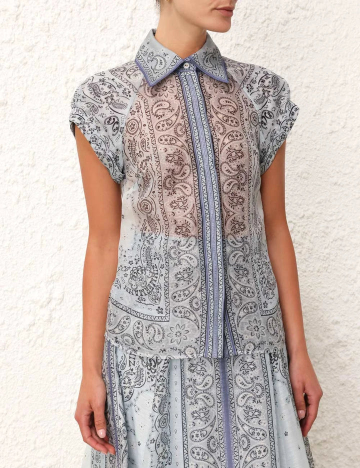 Beautifully Crafted Blouse in a Classic Style