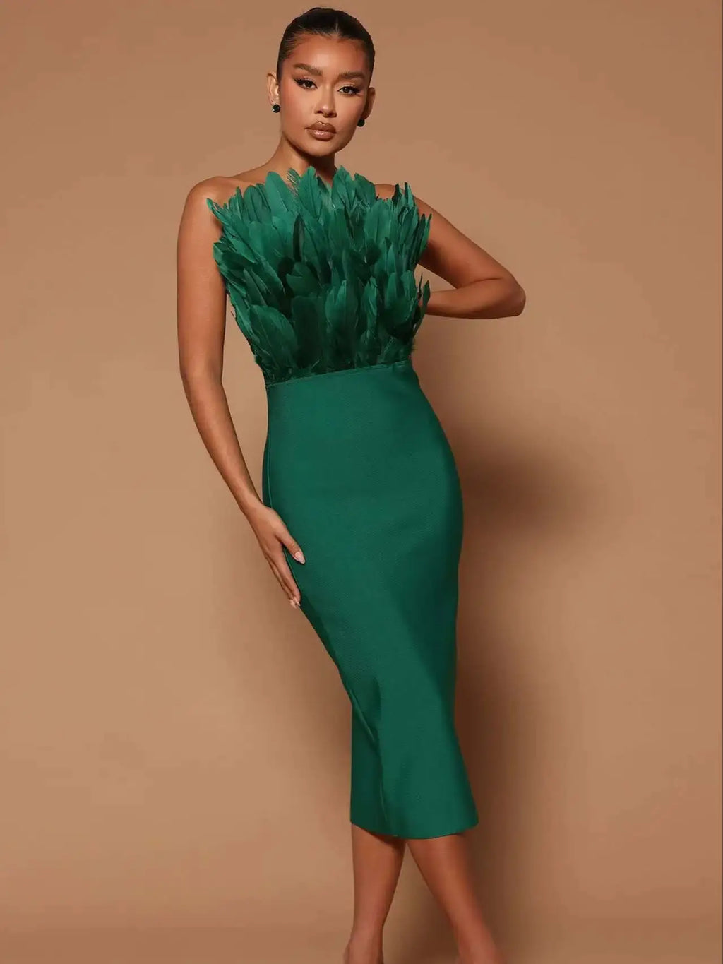 Effortlessly Elegant Dress with a Timeless Design