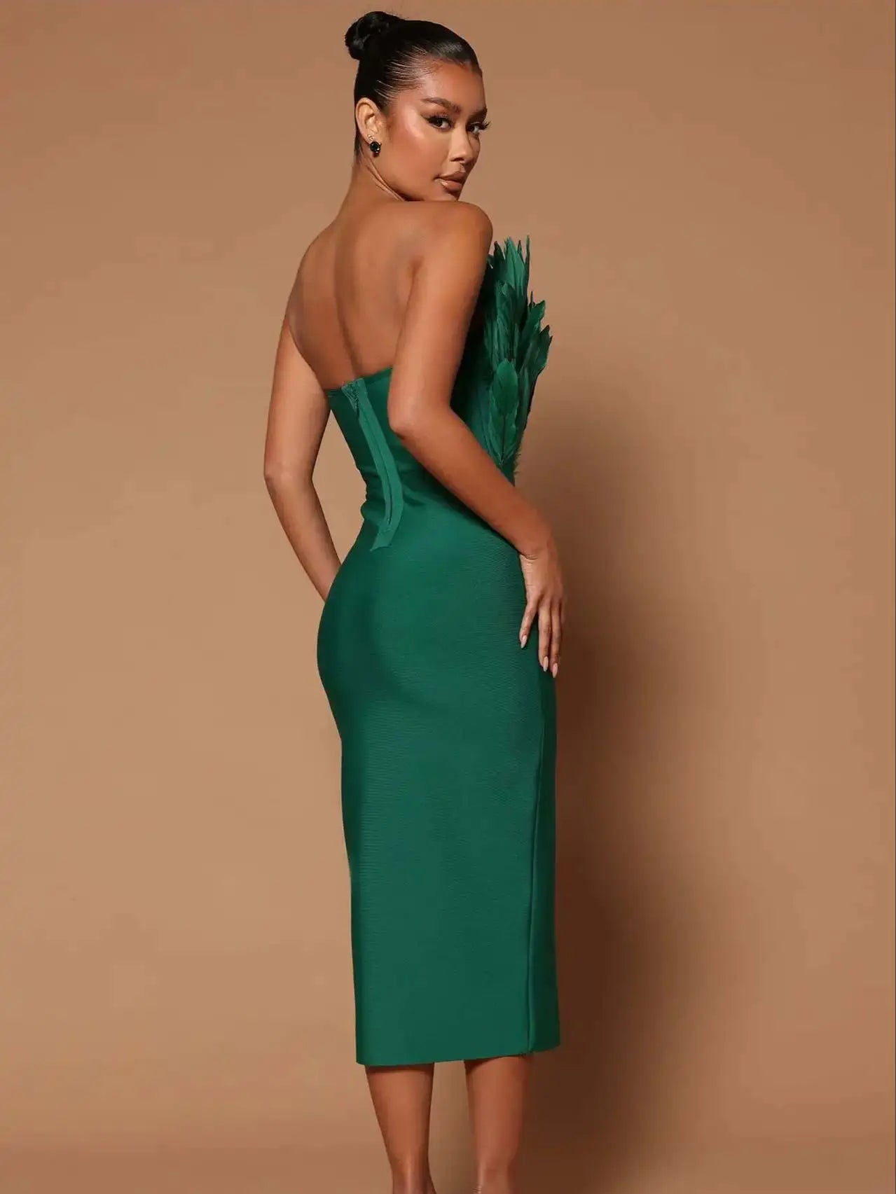 Effortlessly Elegant Dress with a Timeless Design