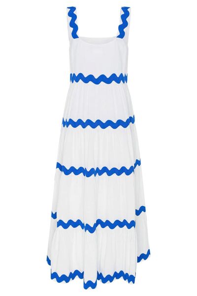 Gracefully Styled Dress for Any Occasion
