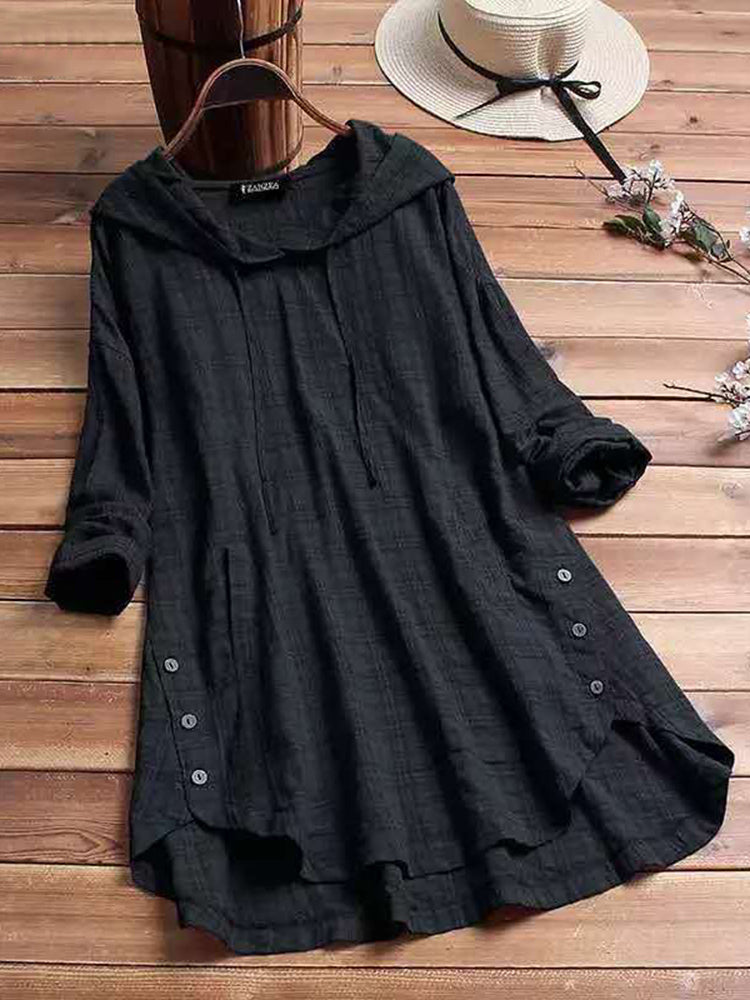 Classic Vintage Blouse with a Flattering Fit
