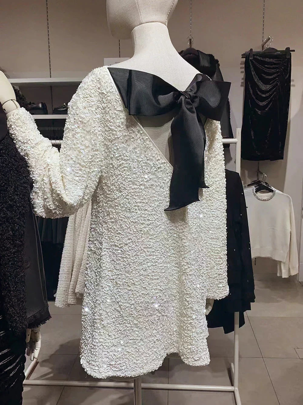 Beautifully Finished Dress in a Timeless Design