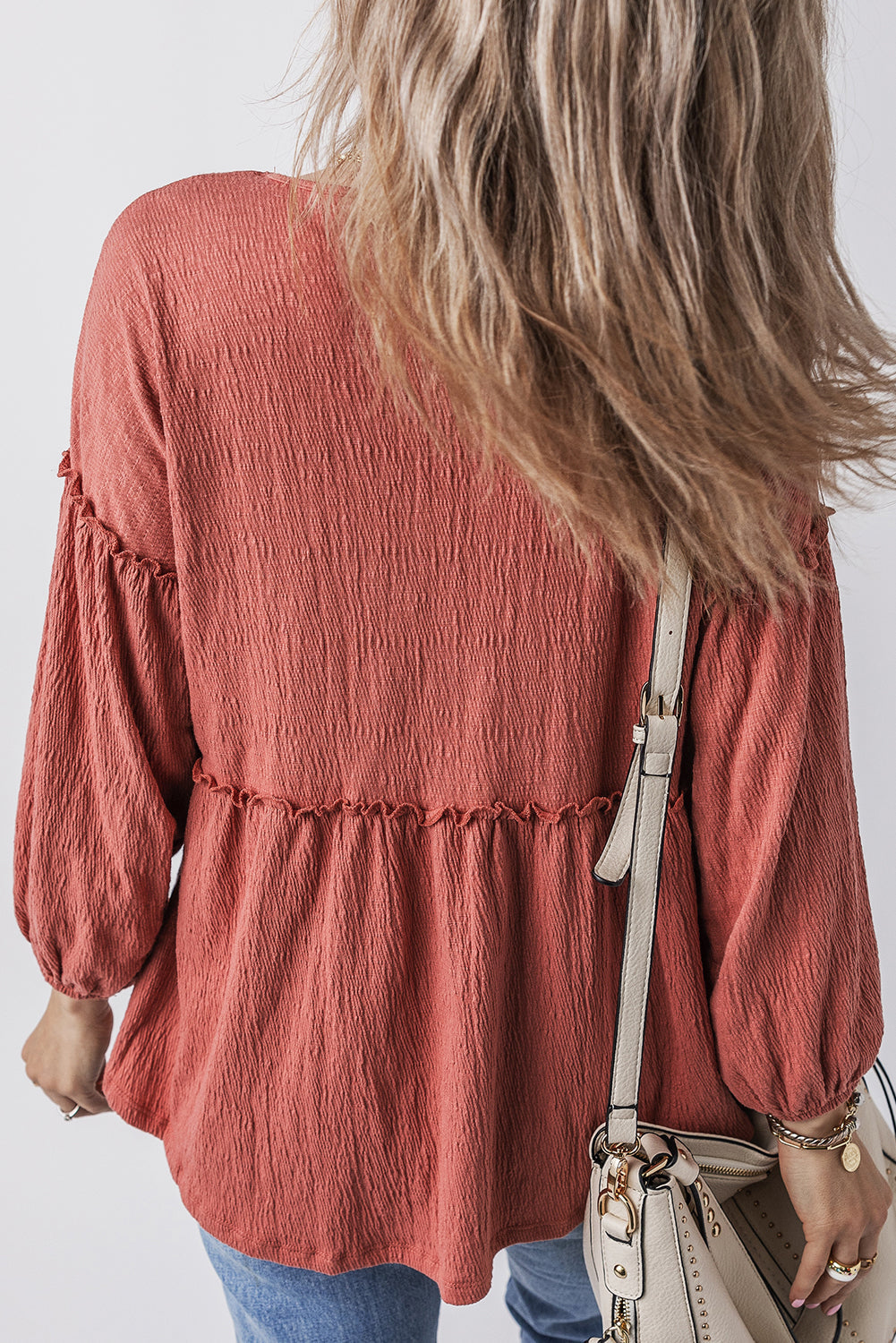 Effortlessly Elegant Blouse with a Timeless Design