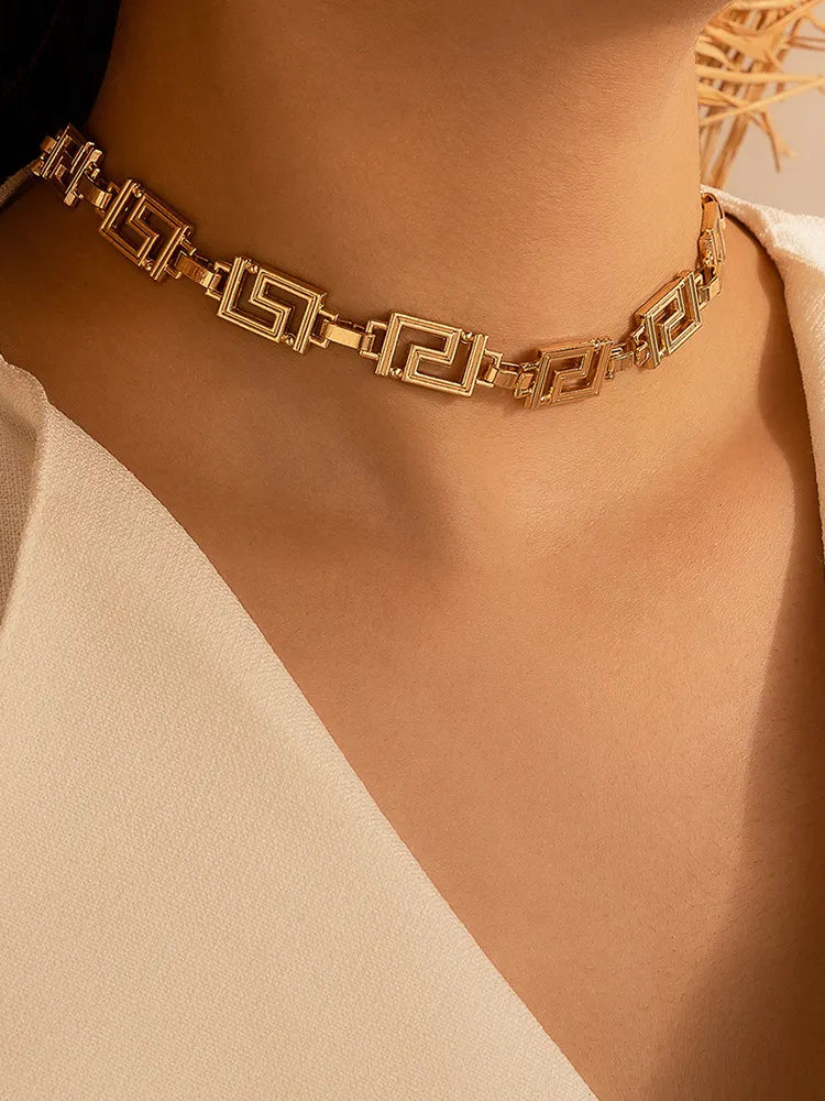 Charming Gold Necklace for Any Occasion