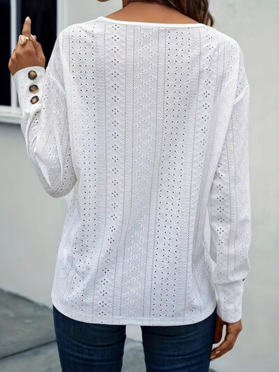 Effortlessly Elegant Blouse with a Timeless Design
