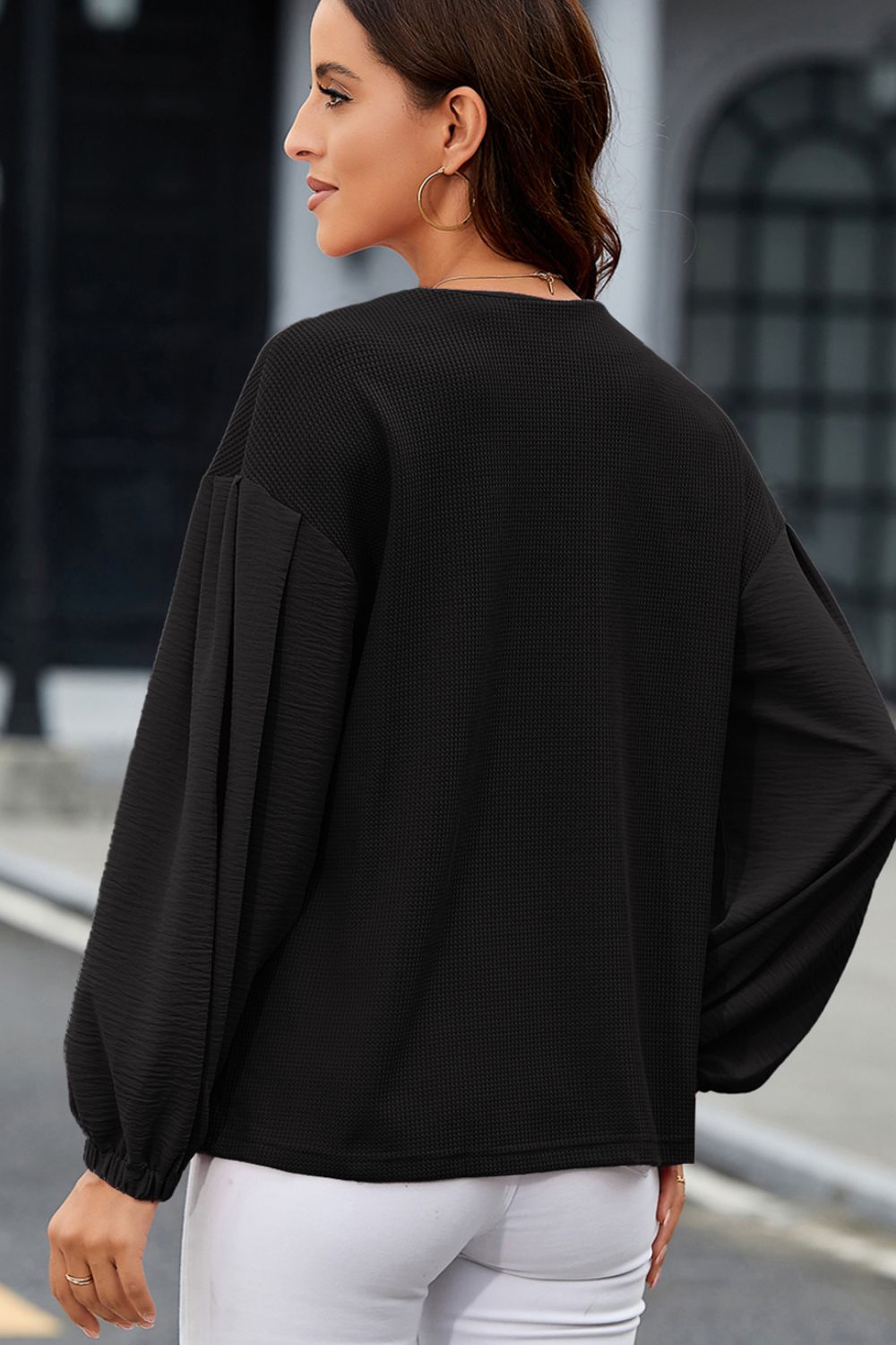 Well Tailored Blouse with a Graceful Silhouette