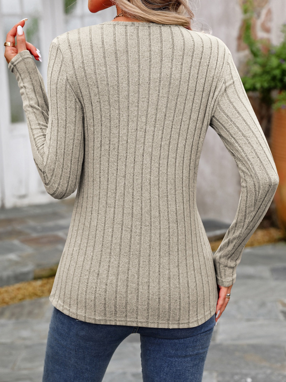 Effortlessly Elegant T-Shirt with a Timeless Design