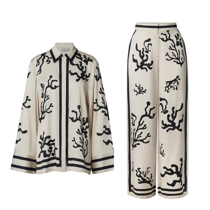 Beautifully Finished Blouse in a Timeless Design