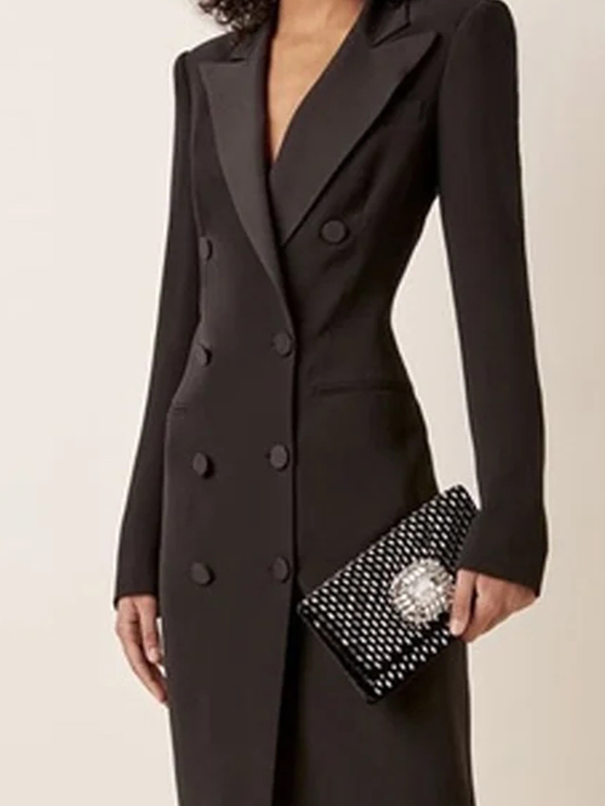 Well Tailored Dress with a Graceful Silhouette