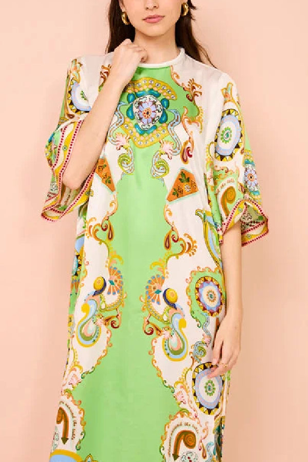 Classic Vintage Dress with a Flattering Fit