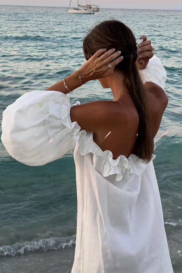 Classic Vintage Dress with a Flattering Fit