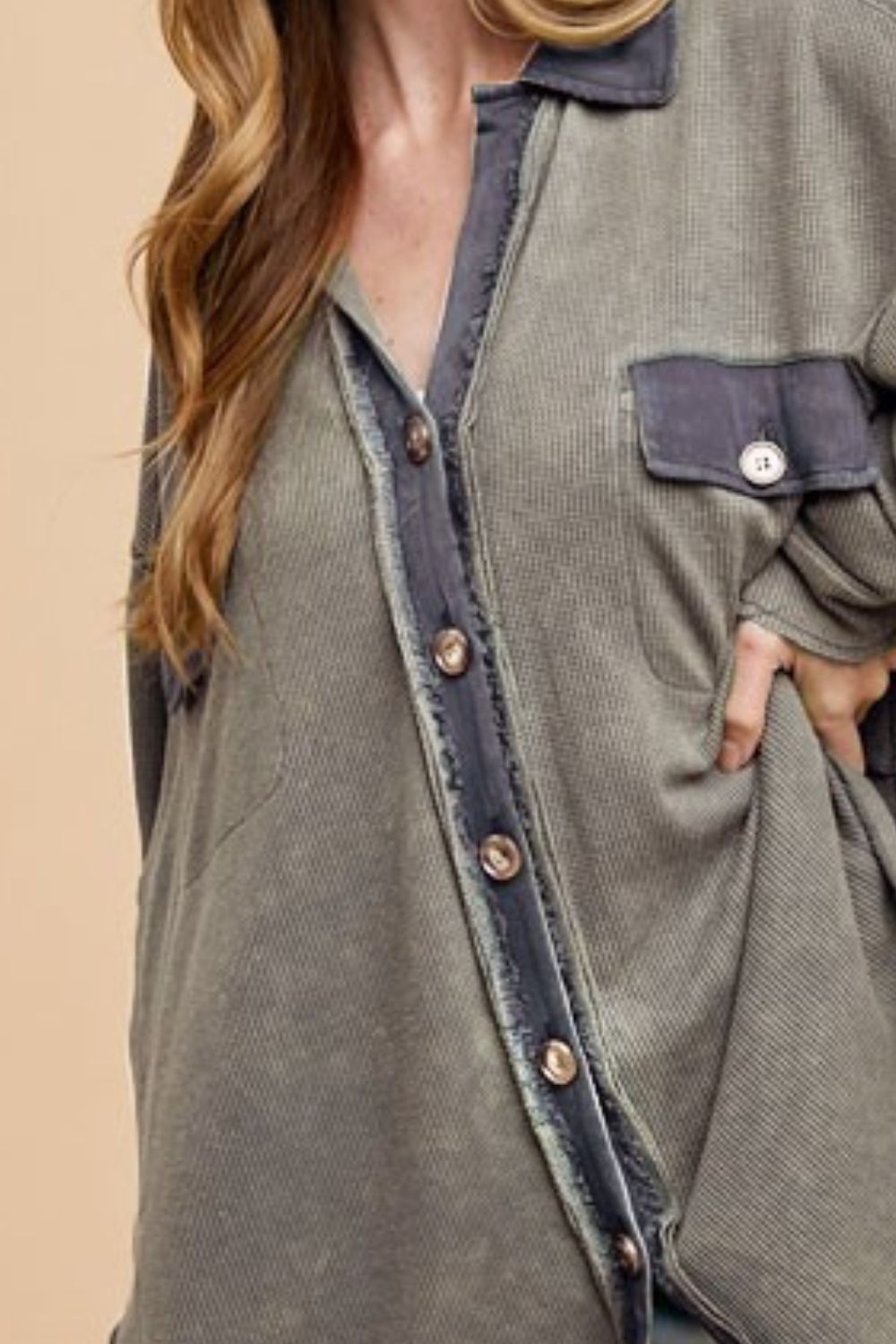 Effortlessly Elegant Shirt with a Timeless Design