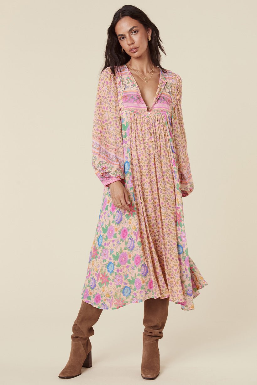 Gracefully Styled Dress for Any Occasion