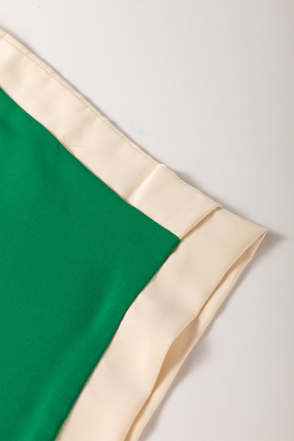 Effortlessly Elegant Blouse with a Timeless Design