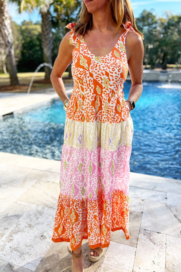 Beautifully Finished Dress in a Timeless Design
