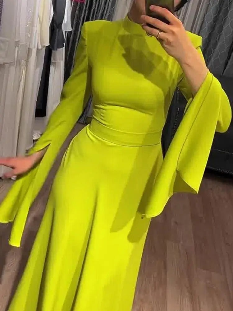 Beautifully Crafted Dress in a Classic Style
