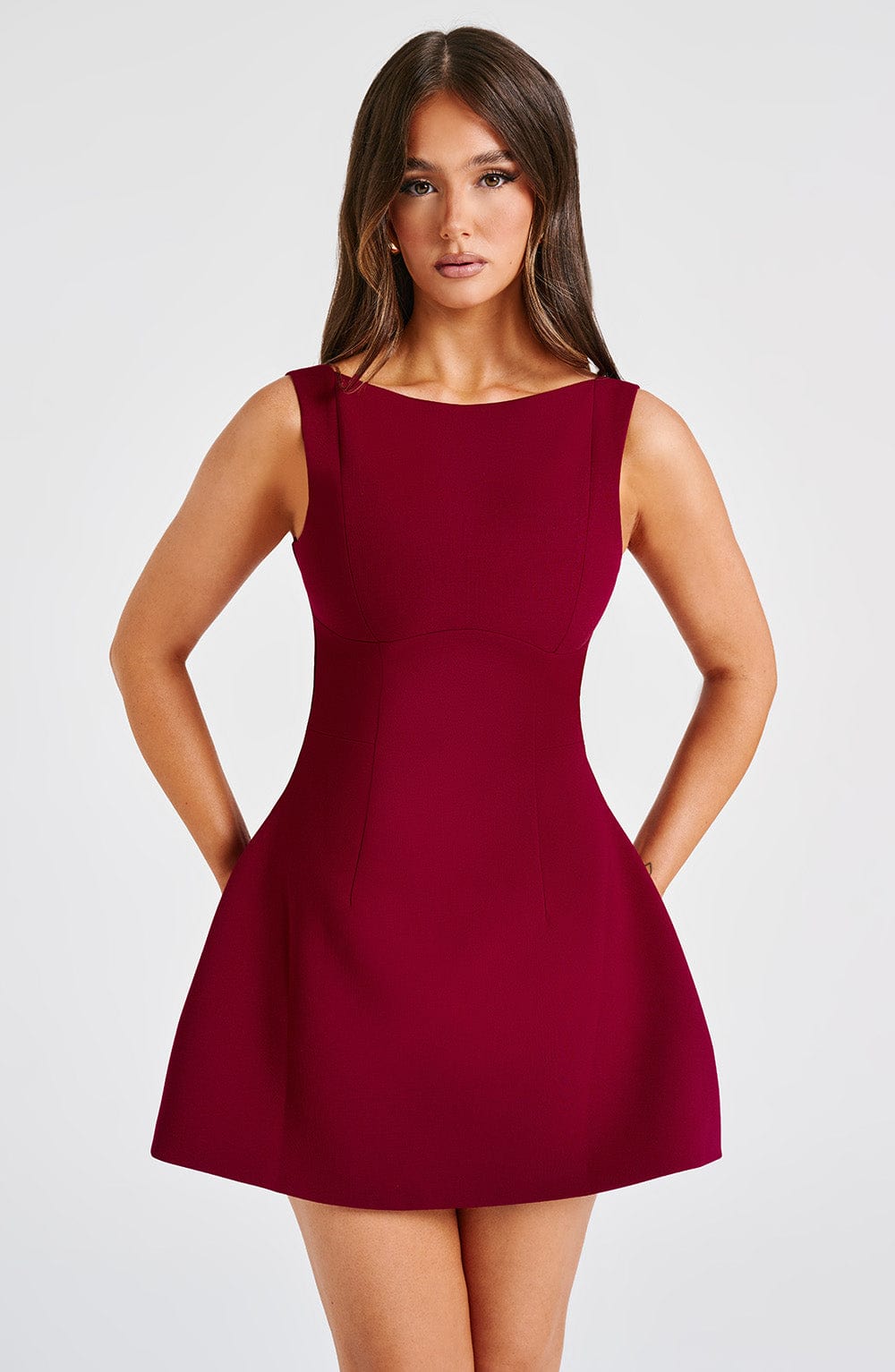 Well Tailored Dress with a Graceful Silhouette