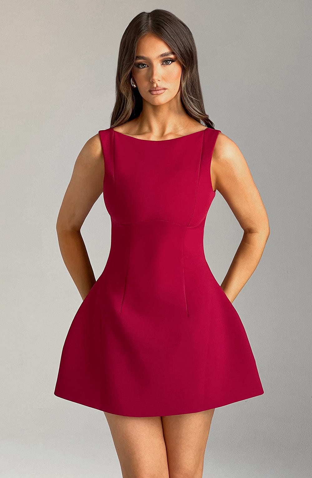 Well Tailored Dress with a Graceful Silhouette