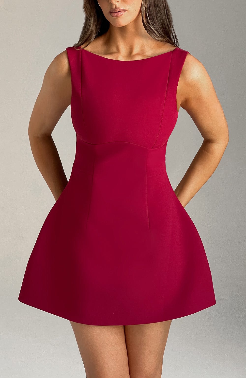 Well Tailored Dress with a Graceful Silhouette