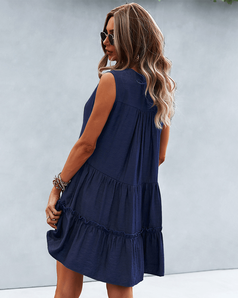 Beautifully Finished Dress in a Timeless Design