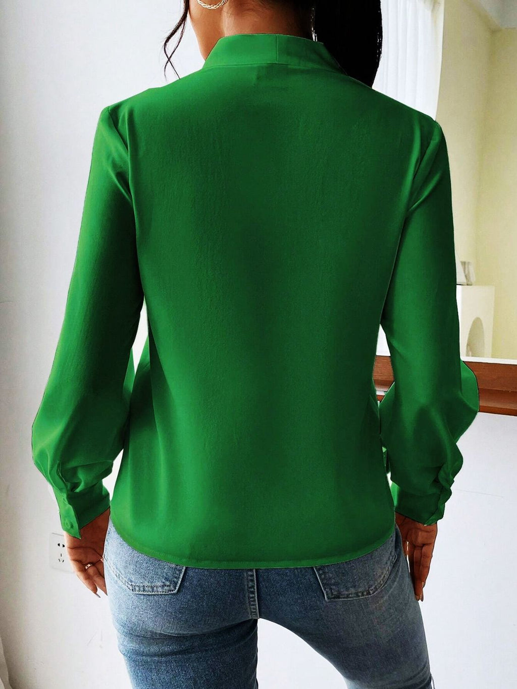 Effortlessly Elegant Shirt with a Timeless Design