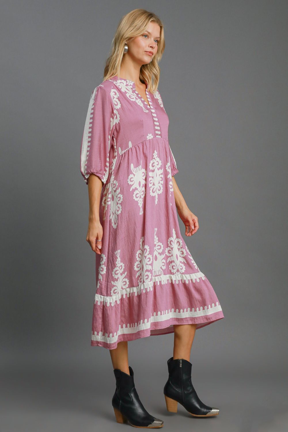 Beautifully Crafted Dress in a Classic Style
