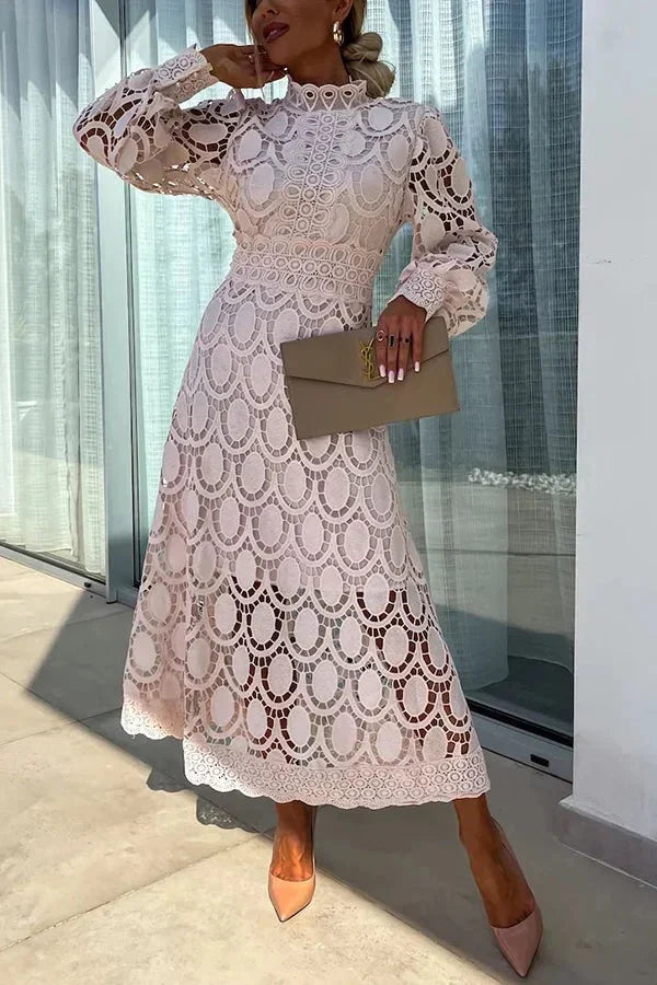 Effortlessly Elegant Dress with a Timeless Design