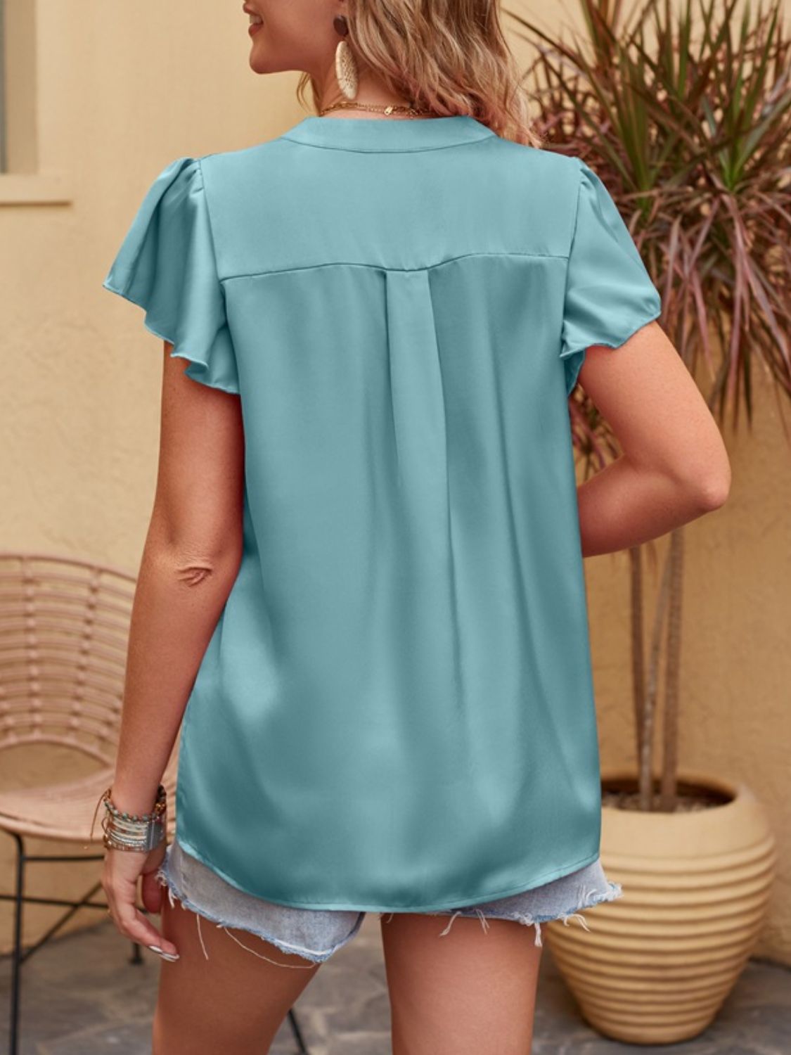 Sophisticated Blouse with a Clean Classic Look