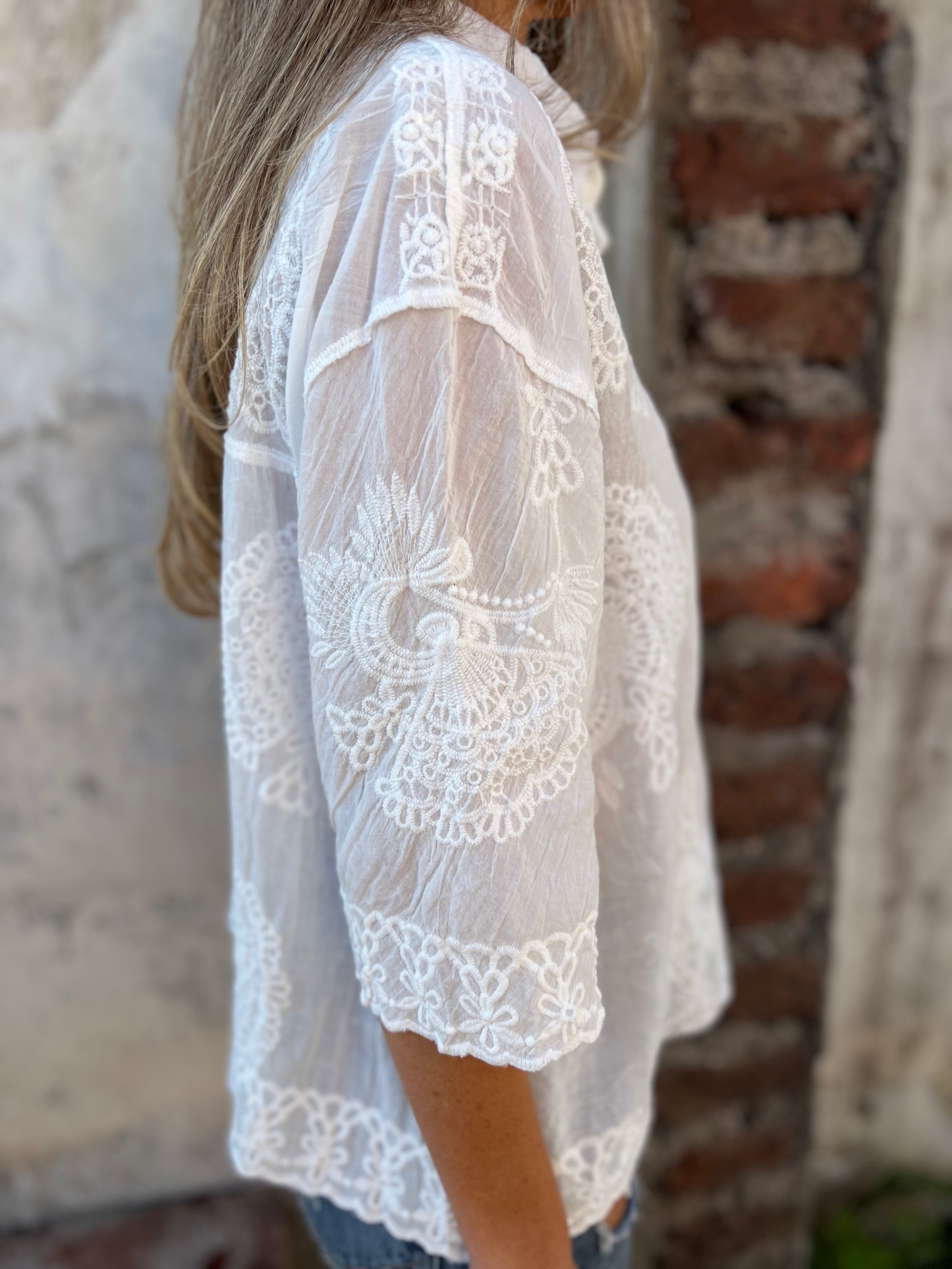 Sophisticated Blouse with a Clean Classic Look
