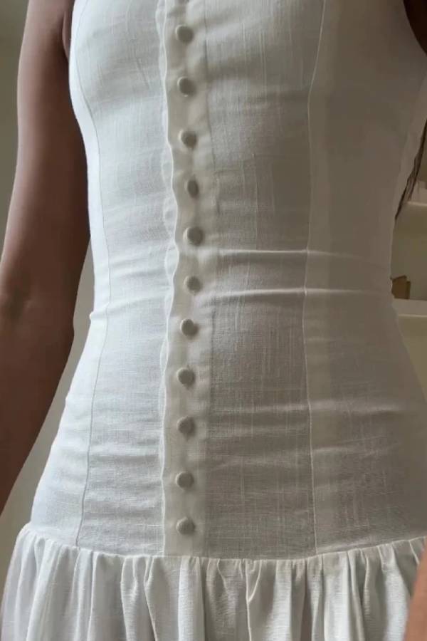 Classic Vintage Dress with a Flattering Fit