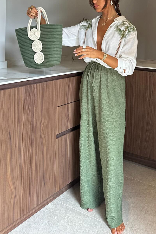 Beautifully Crafted Blouse in a Classic Style