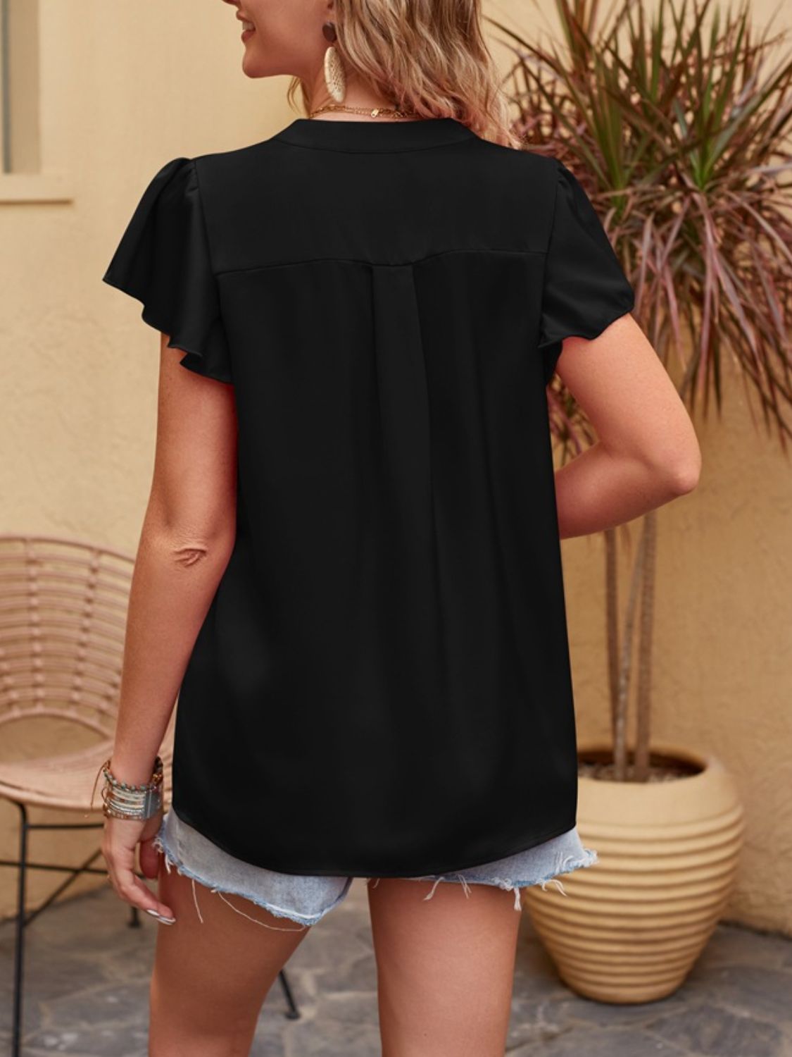 Sophisticated Blouse with a Clean Classic Look