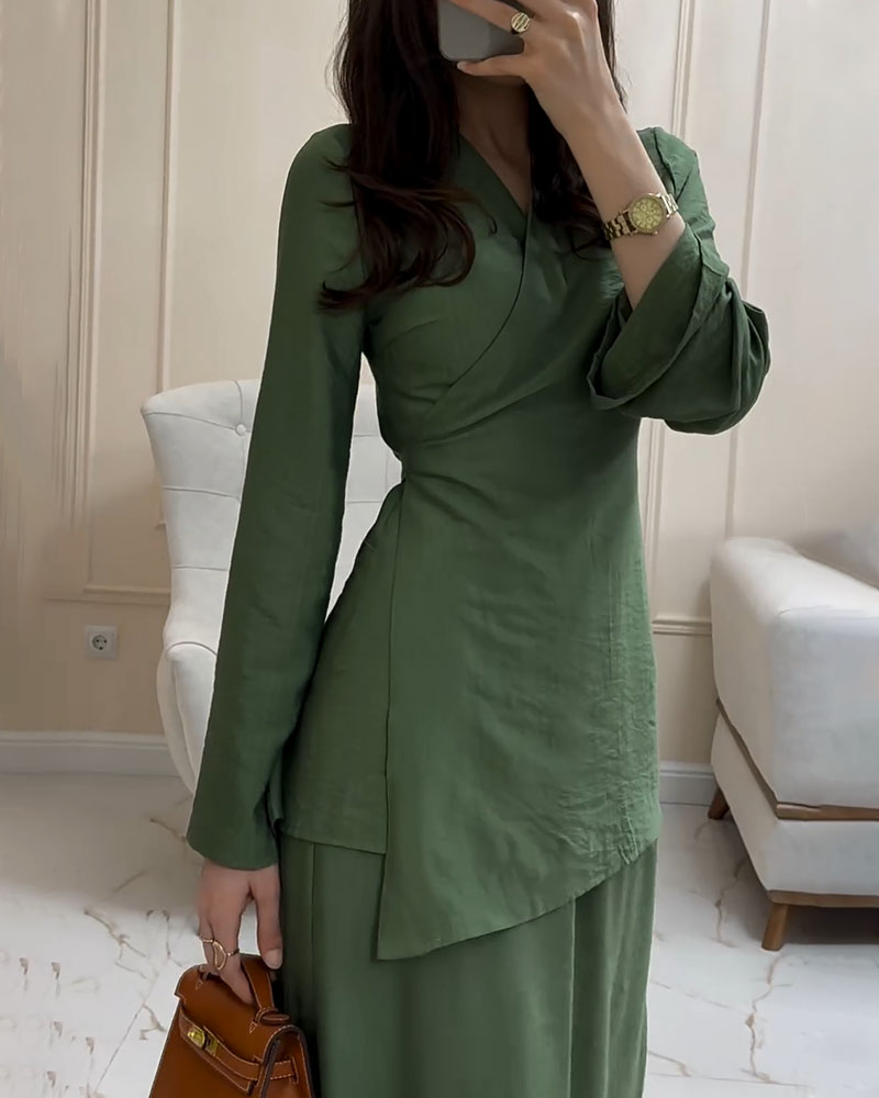 Sophisticated Dress with a Clean Classic Look