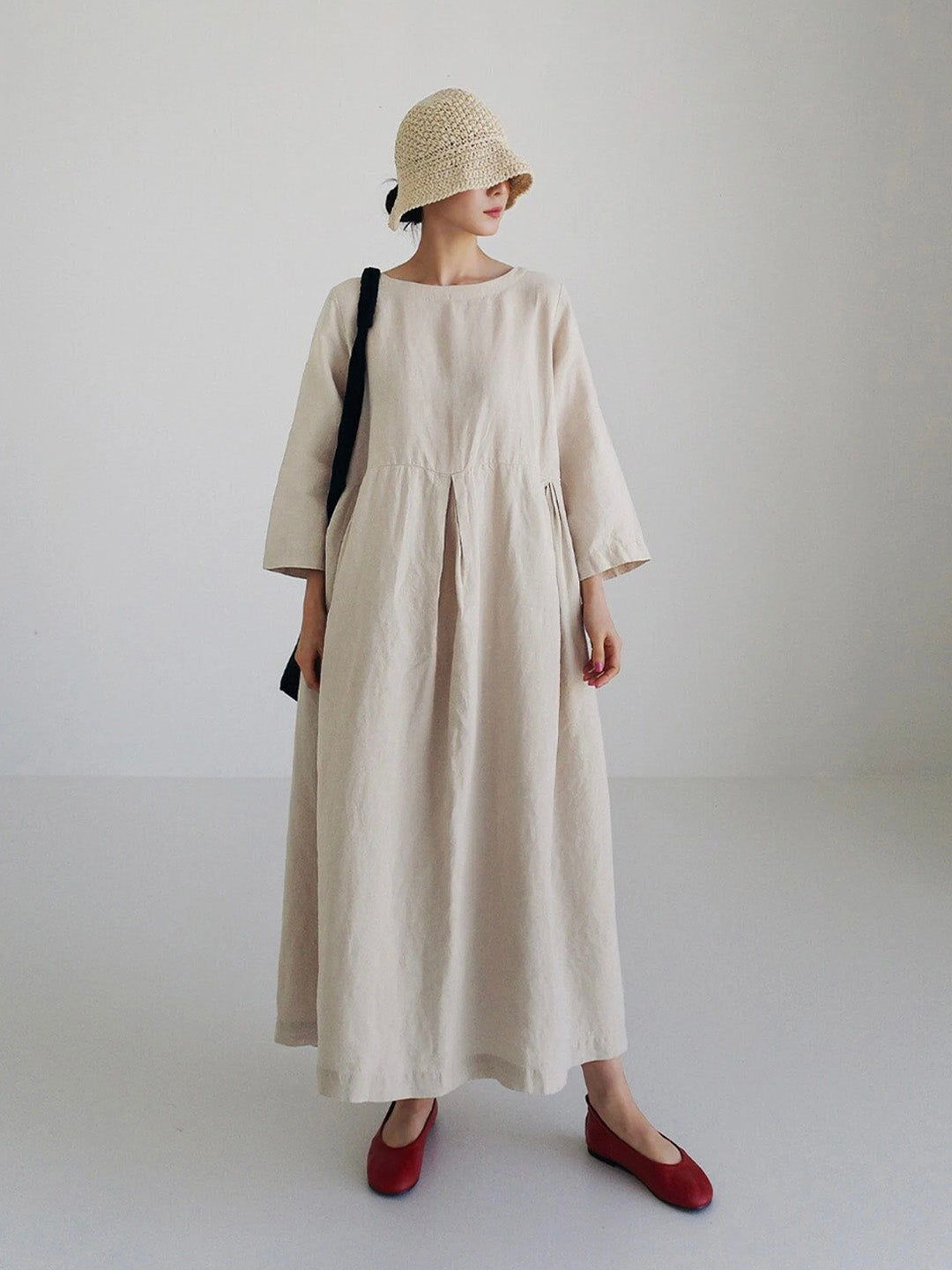 Beautifully Finished Dress in a Timeless Design